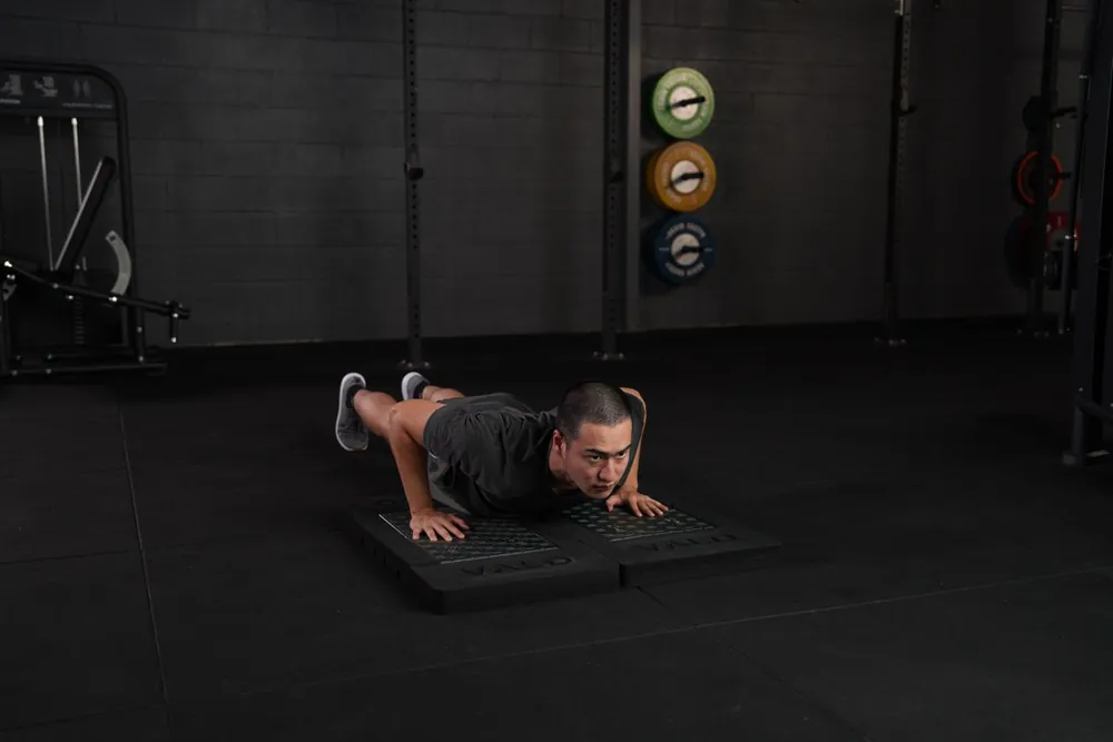 Upper-body strength test on VALD force plates
